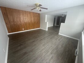 41537 Northwood St in Elyria, OH - Building Photo