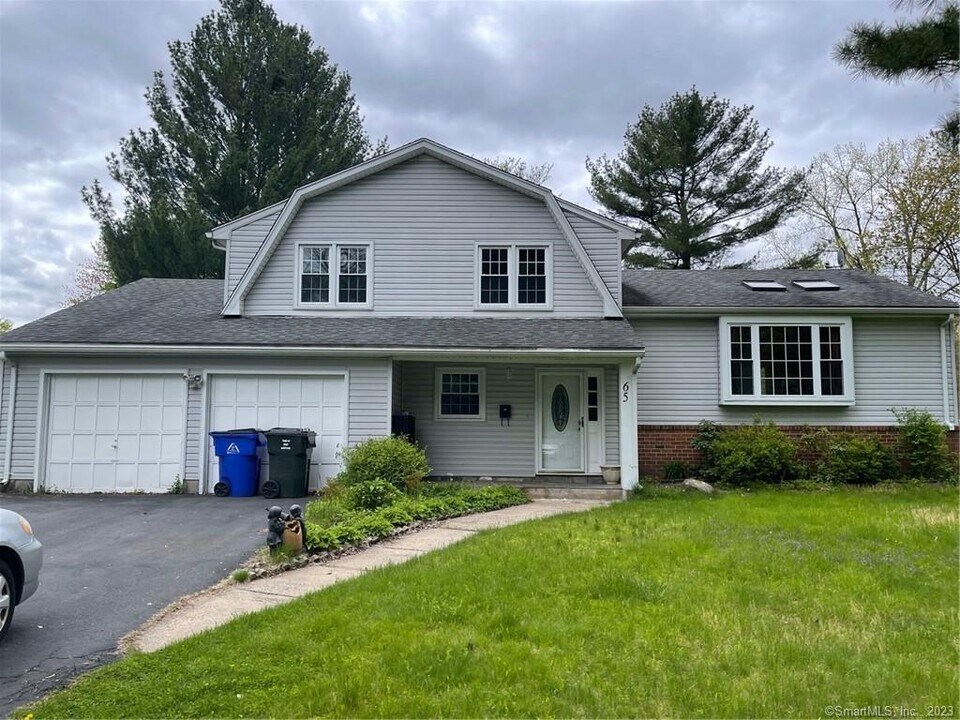 65 Bainton Rd in West Hartford, CT - Building Photo