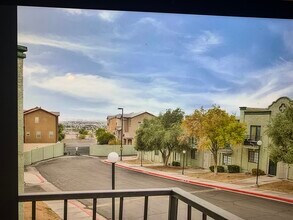 7095 Burcot Ave, Unit 78 in Las Vegas, NV - Building Photo - Building Photo