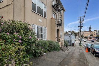 415 E 19th St in Oakland, CA - Building Photo - Building Photo