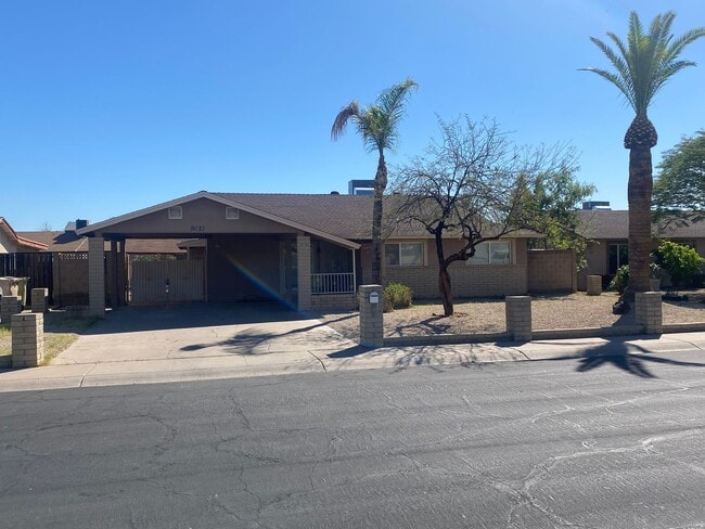 9627 N 56th Ave in Glendale, AZ - Building Photo - Building Photo