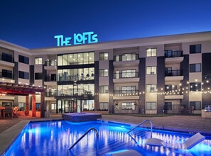 The Lofts at City Center in Lenexa, KS - Foto de edificio - Building Photo