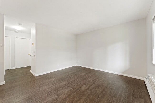 5770 E Warren Ave in Denver, CO - Building Photo - Building Photo