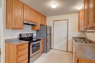 1233 NW Elwha St in Oak Harbor, WA - Building Photo - Building Photo