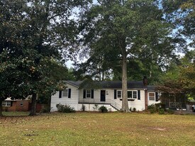 1334 Columbia Dr in Hoover, AL - Building Photo