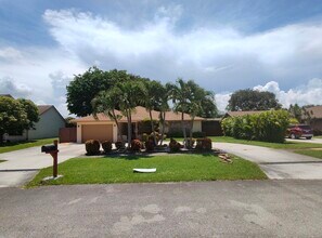 616 White Water Dr in West Palm Beach, FL - Building Photo - Building Photo