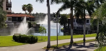 6047 Bahia Del Mar Blvd S in St. Petersburg, FL - Building Photo - Building Photo