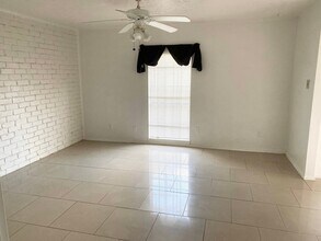 7449 Cook Rd in Houston, TX - Building Photo - Building Photo