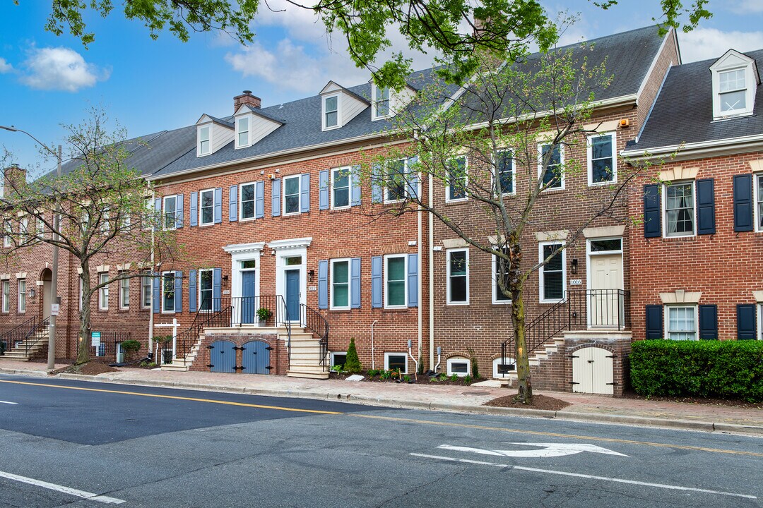 1016 Duke St in Alexandria, VA - Building Photo