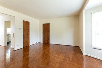 Parkview Apartments in Akron, OH - Building Photo - Building Photo