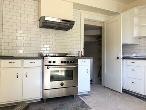 5040 16th Ave NE in Seattle, WA - Building Photo - Building Photo