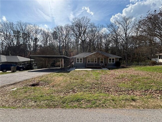 3854 Davis St in Suwanee, GA - Foto de edificio - Building Photo