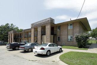 Brookhaven Plaza in Bartlesville, OK - Building Photo - Building Photo