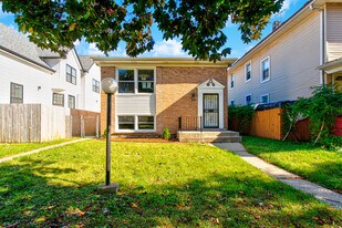 217 S 13th Ave, Unit 2nd Floor in Maywood, IL - Building Photo