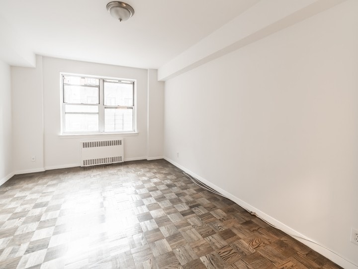 52 W 14th St in New York, NY - Building Photo