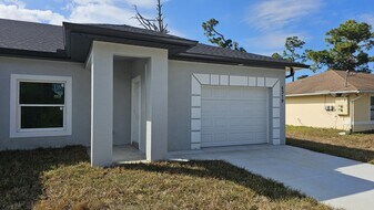 5319 30th St SW in Lehigh Acres, FL - Building Photo