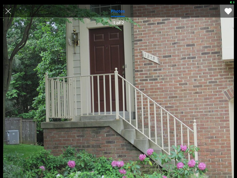 1378 Heritage Oak Way in Reston, VA - Building Photo