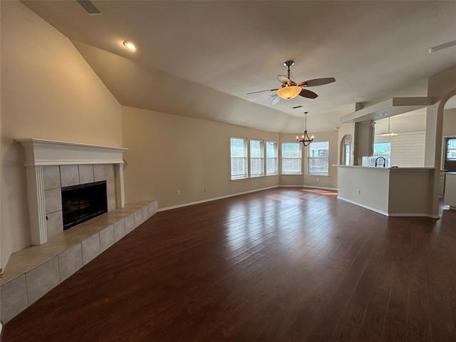 8812 Saranac Trail in Fort Worth, TX - Foto de edificio - Building Photo