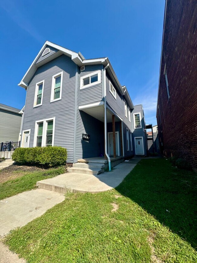 814 Brown St