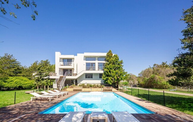 238 Bluff Rd in Amagansett, NY - Building Photo - Building Photo