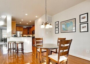 337 Caldwell Terrace SE in Leesburg, VA - Building Photo - Building Photo