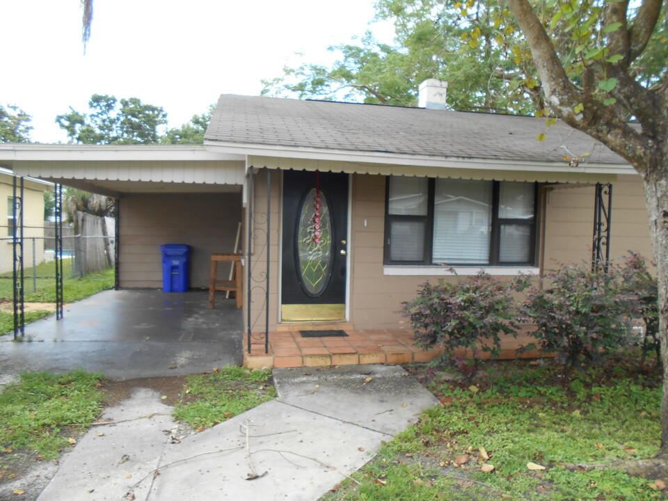 1836 Richmond Rd in Lakeland, FL - Building Photo