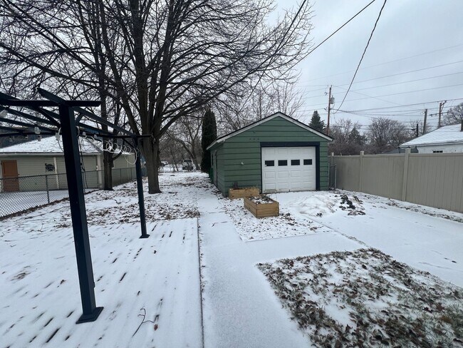 827 Single Ave in Wausau, WI - Building Photo - Building Photo