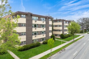 8644 Skokie Blvd in Skokie, IL - Building Photo