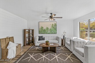 9028 E Obispo Ave in Mesa, AZ - Building Photo - Building Photo