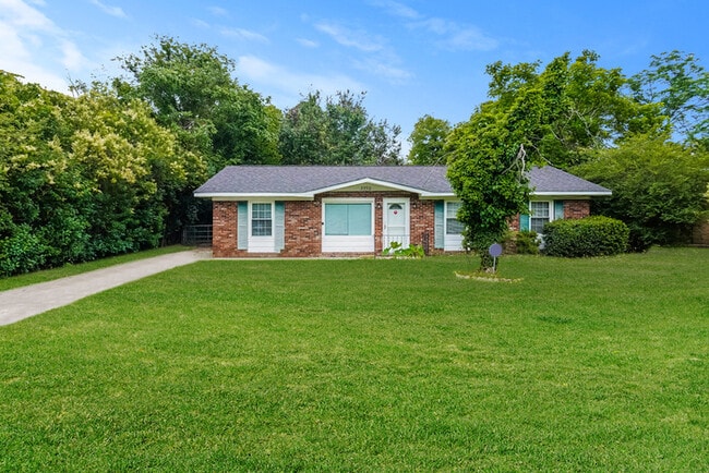 property at 3350 Fashion Dr