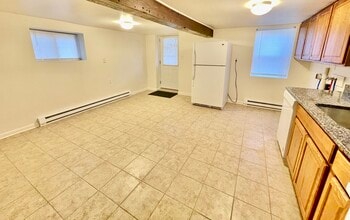 18902 Gunpowder Rd, Unit 2 in Hampstead, MD - Foto de edificio - Building Photo