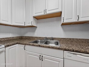 632 Tarragona Way in Daytona Beach, FL - Building Photo - Building Photo