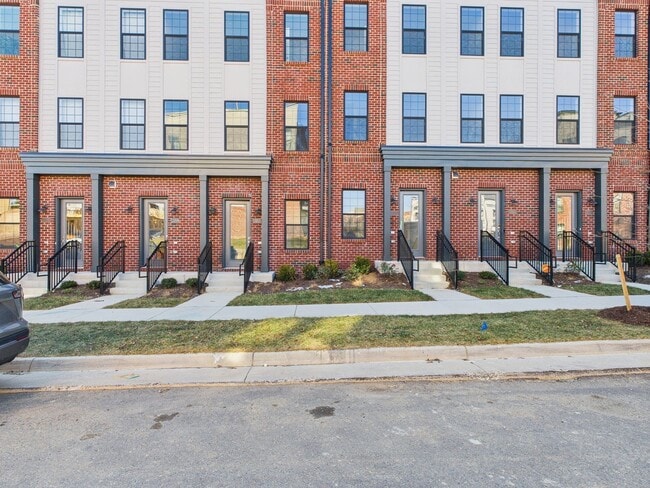 13211 Garland Ln in Midlothian, VA - Building Photo - Building Photo