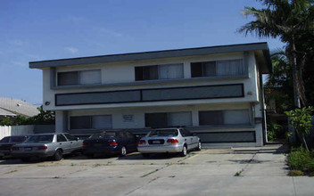 1464 Essex St in San Diego, CA - Building Photo - Building Photo