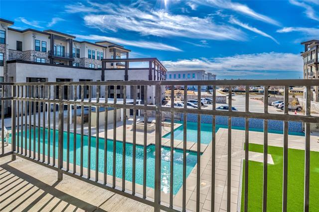 2700 Old Denton Rd in Carrollton, TX - Foto de edificio