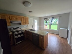 1225 Cobblestone Ln in Clarksville, TN - Building Photo - Building Photo
