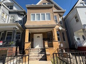 24 Wegman Pkwy in Jersey City, NJ - Building Photo