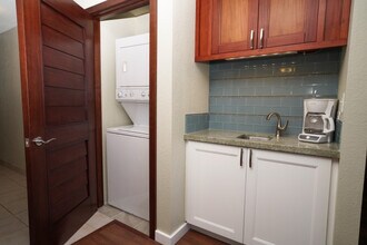 68.121 Au St in Waialua, HI - Building Photo - Building Photo