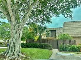 5026 50th Way in West Palm Beach, FL - Building Photo