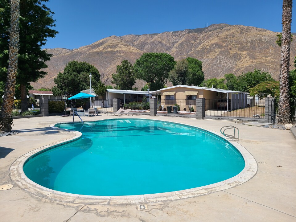 Country Lake Mobile Home Community in San Jacinto, CA - Foto de edificio