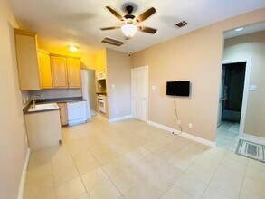 4110 Woodhead St in Houston, TX - Building Photo - Building Photo