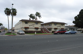 Star Pine Manor in Chula Vista, CA - Building Photo - Building Photo