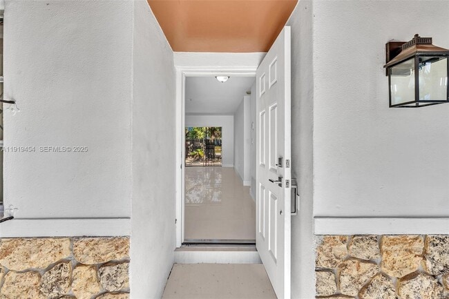 13011 SW 80th St in Miami, FL - Building Photo - Building Photo