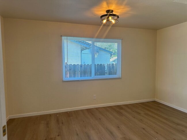 742 Nightingale Dr in Fairfield, CA - Building Photo - Building Photo