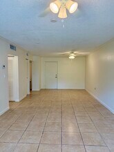 8261 SW 128th St, Unit Sunrise Point in Pinecrest, FL - Foto de edificio - Building Photo