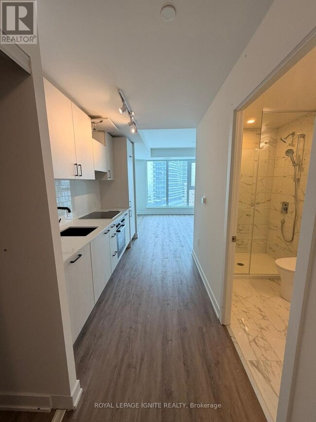 1 Quarrington Lane in North York, ON - Building Photo - Building Photo