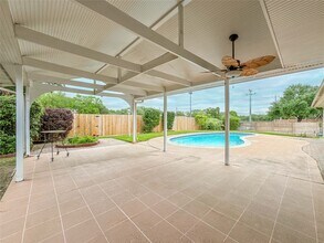 15002 Torry Pines Rd in Houston, TX - Foto de edificio - Building Photo