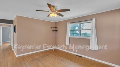 1055 N Cedar Ave in Sand Springs, OK - Building Photo - Building Photo