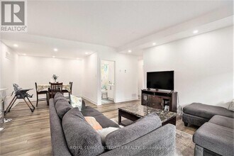 390 Rolling Meadow Crescent in Ottawa, ON - Building Photo - Building Photo