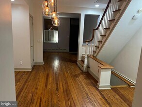 512 Kauffman St in Philadelphia, PA - Building Photo - Building Photo